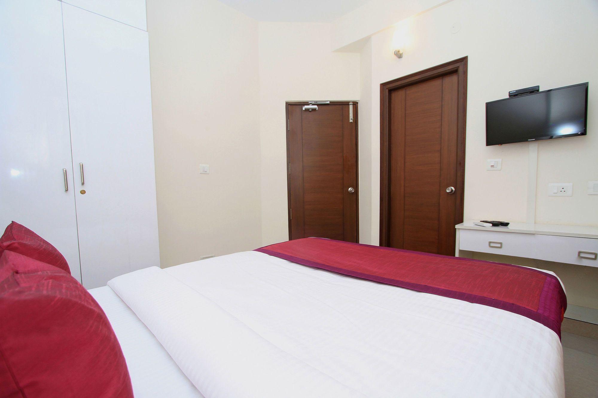 Hotel Oyo 4797 Lulu Hospitality Yelahanka Exterior foto